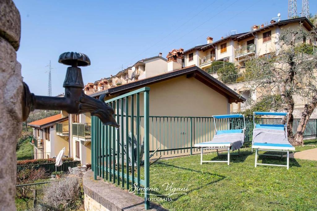 Il Giardino Di Laura Apartment Costa Volpino Luaran gambar