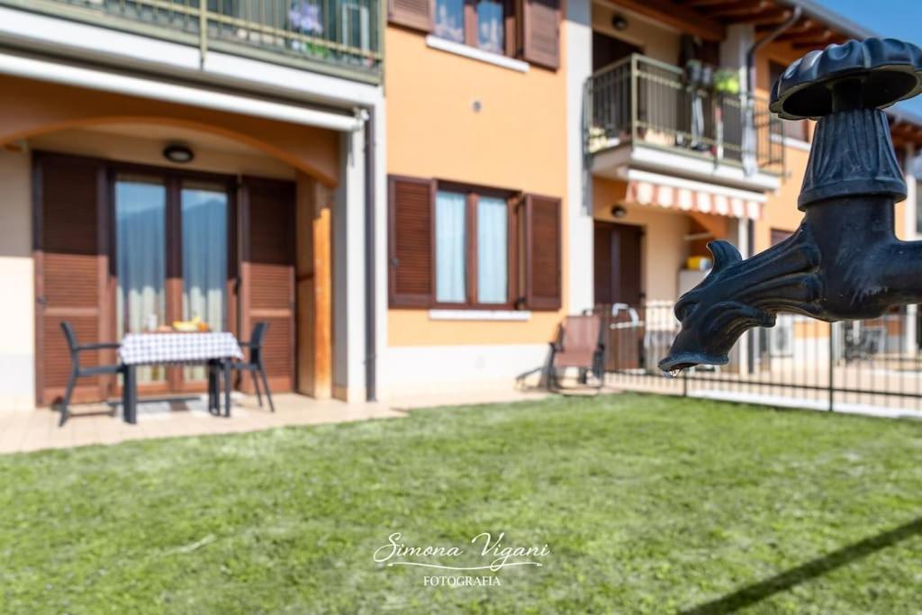Il Giardino Di Laura Apartment Costa Volpino Luaran gambar