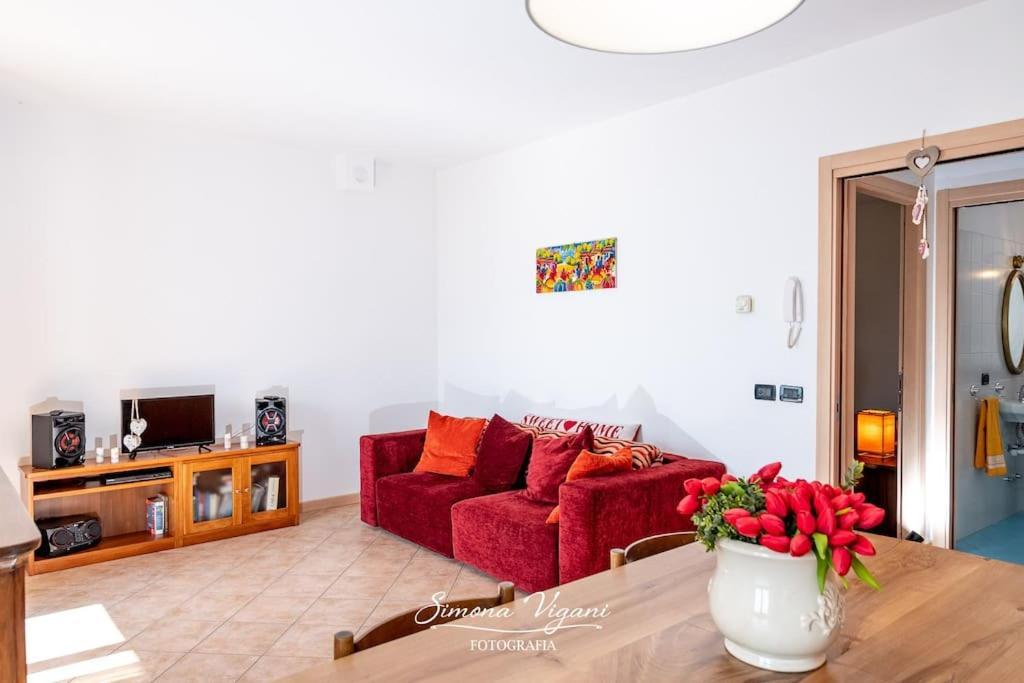 Il Giardino Di Laura Apartment Costa Volpino Luaran gambar