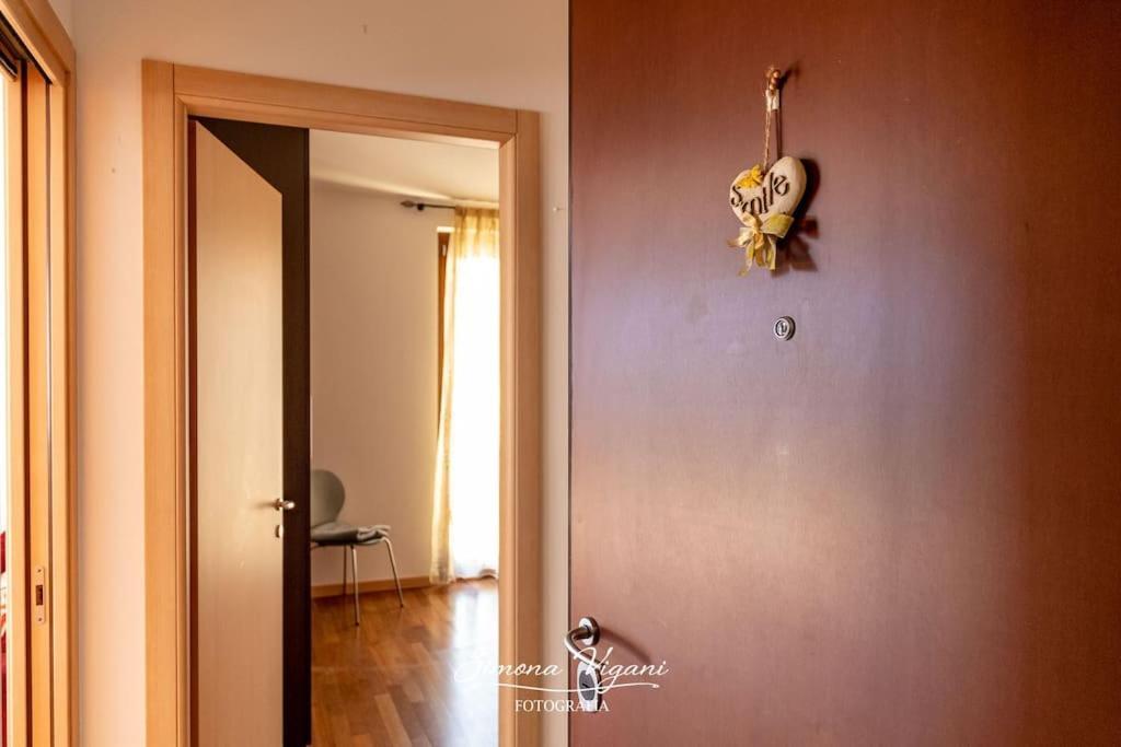Il Giardino Di Laura Apartment Costa Volpino Luaran gambar