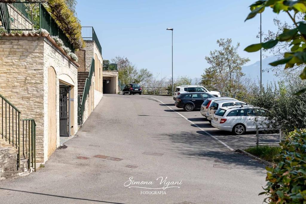 Il Giardino Di Laura Apartment Costa Volpino Luaran gambar